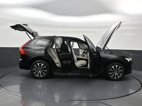 Certified 2024 Volvo XC60 B5 Core w/ Protection Package Premier AWD/4WD image 37