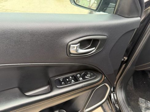 Used 2018 Jeep Compass Limited w/ Navigation Group image 10