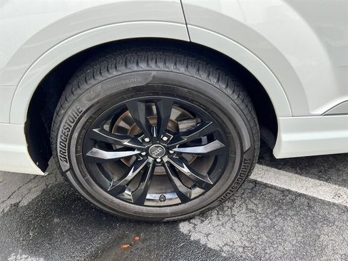 Used 2017 Audi Q7 3.0T Premium Plus w/ Premium Plus Package image 12