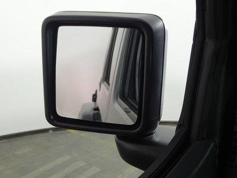 Used 2023 Jeep Wrangler Unlimited Sahara AWD/4WD image 38