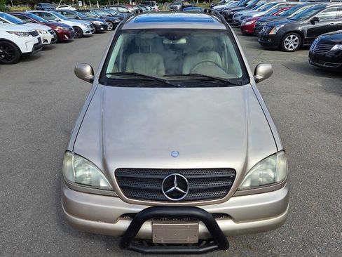 Used 2001 Mercedes-Benz ML 320 4MATIC image 2