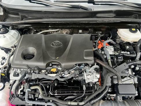 Certified 2025 Toyota Camry SE FWD image 19