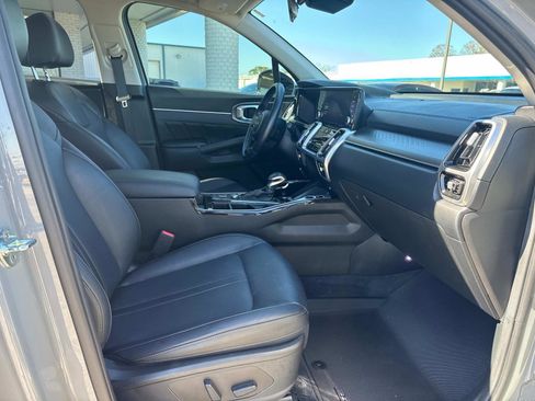 Used 2022 Kia Sorento SX image 10