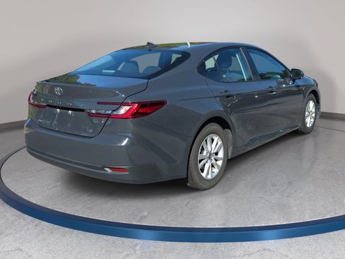 Used 2025 Toyota Camry LE FWD image 5