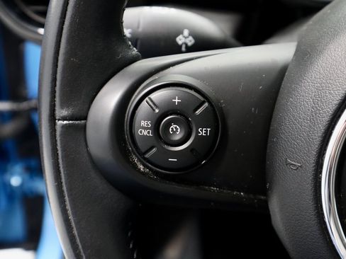 Used 2019 MINI Cooper 4-Door Hardtop w/ Signature Upholstery Package image 30