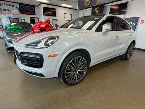 Used 2023 Porsche Cayenne Platinum Edition AWD/4WD image 6