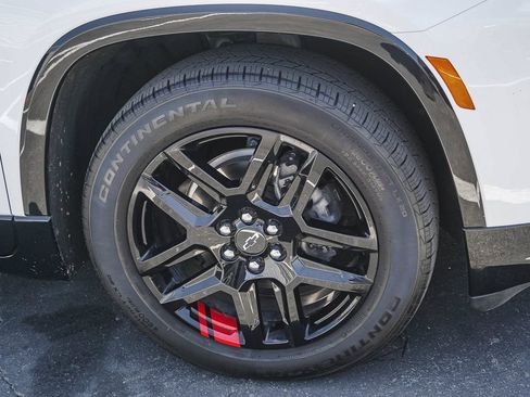 Used 2023 Chevrolet Traverse Premier w/ Redline Edition AWD/4WD image 9