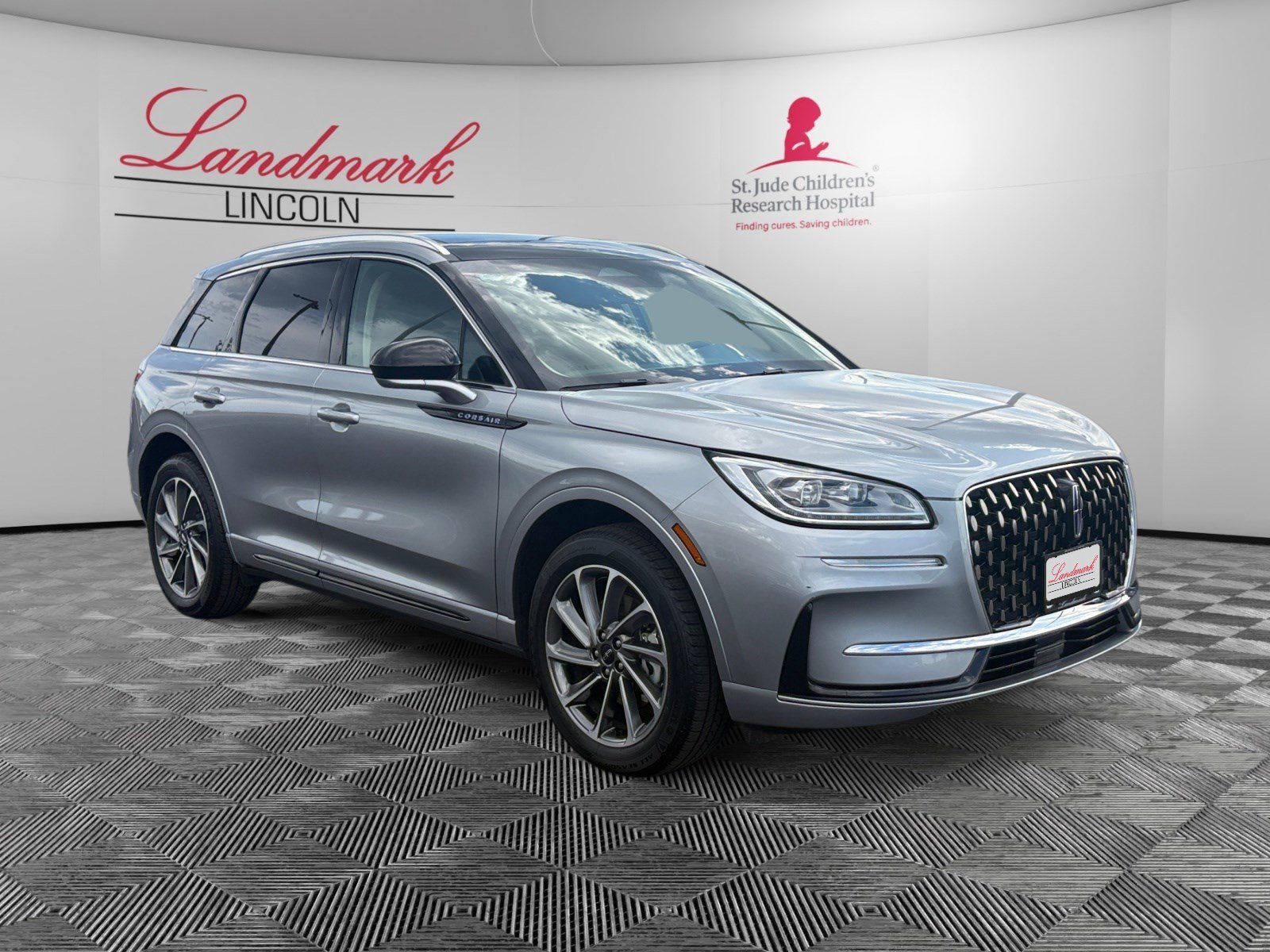 Certified 2024 Lincoln Corsair Grand Touring AWD/4WD image 7