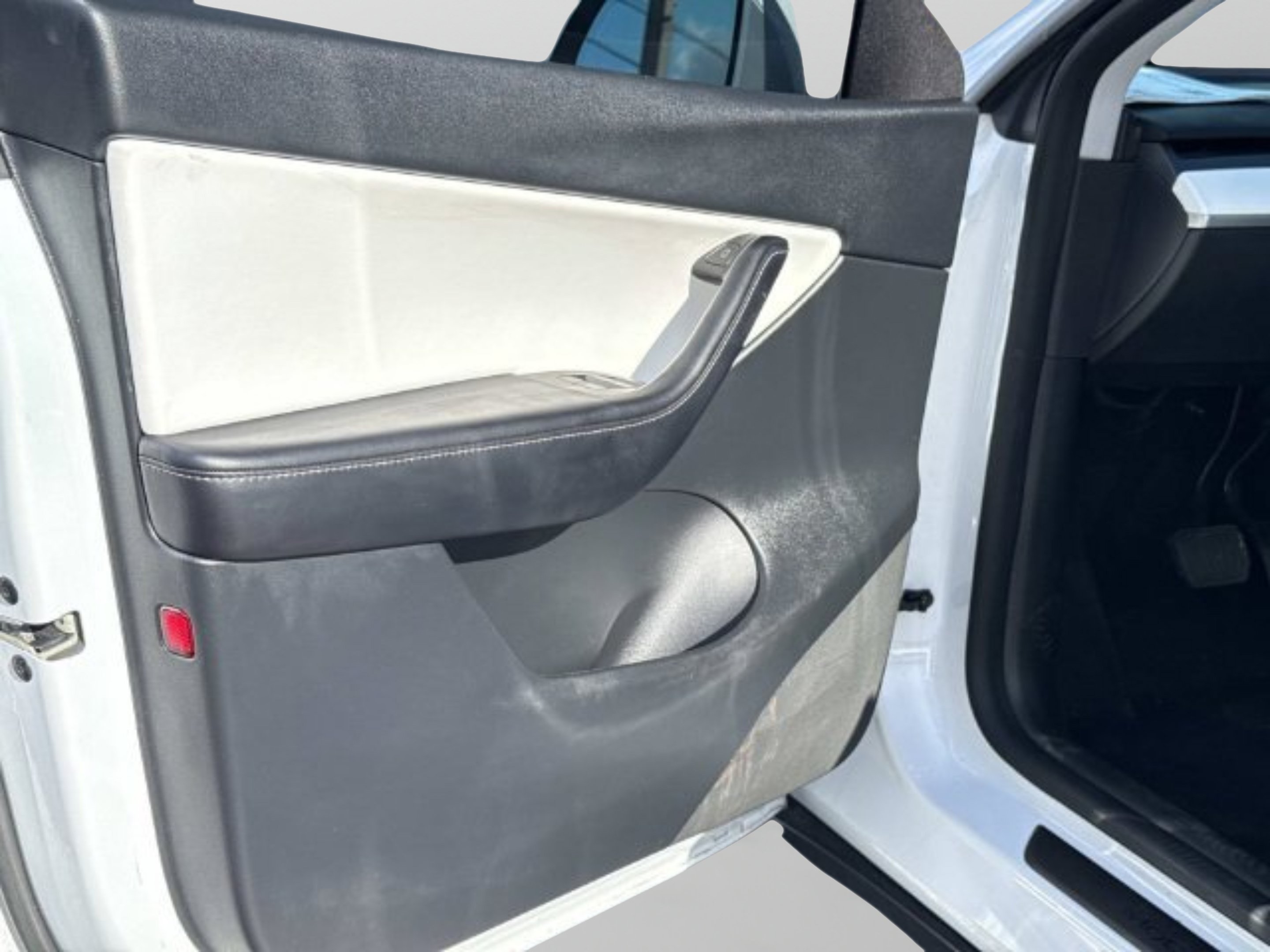 Used 2021 Tesla Model Y Long Range AWD/4WD image 15