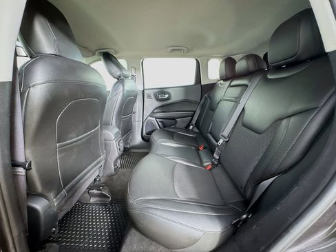 Used 2019 Jeep Compass Latitude AWD/4WD image 29