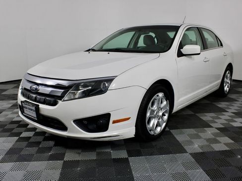 Used 2010 Ford Fusion SE FWD image 3