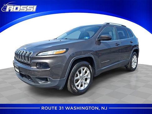 Used 2018 Jeep Cherokee Latitude Plus AWD/4WD image 1