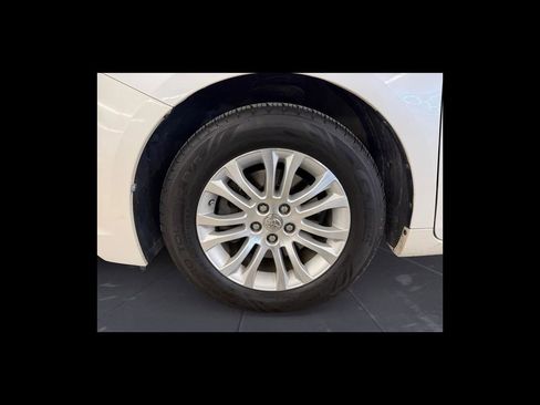 Used 2015 Toyota Sienna XLE FWD image 10