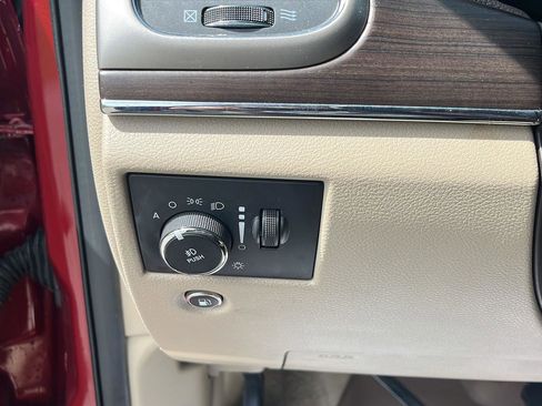 Used 2015 Jeep Grand Cherokee Overland AWD/4WD image 12