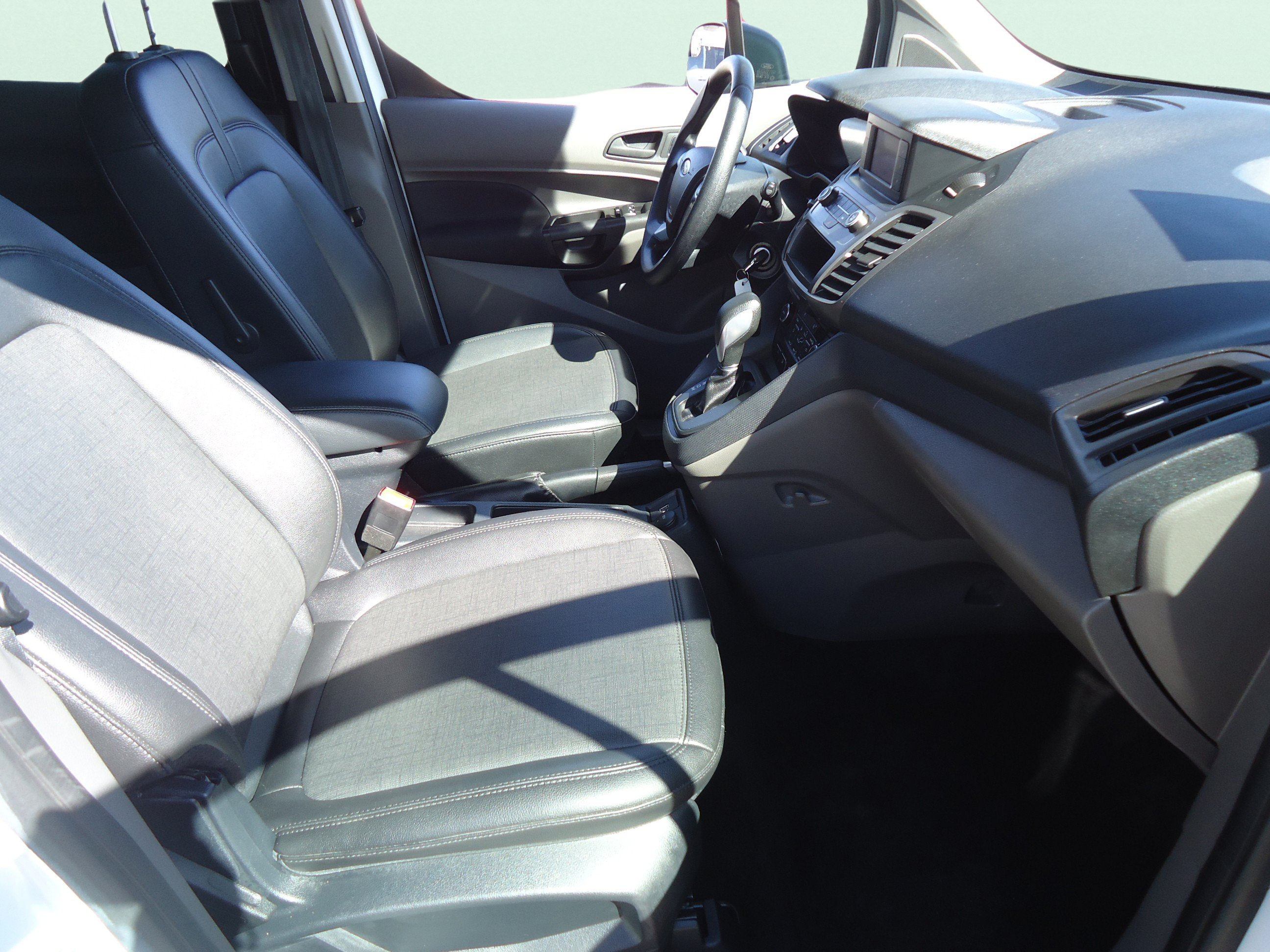 Used 2021 Ford Transit Connect XL FWD image 24