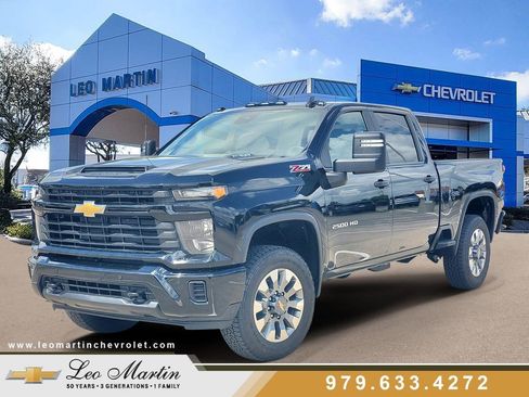 New 2026 Chevrolet Silverado 2500 Custom image 1