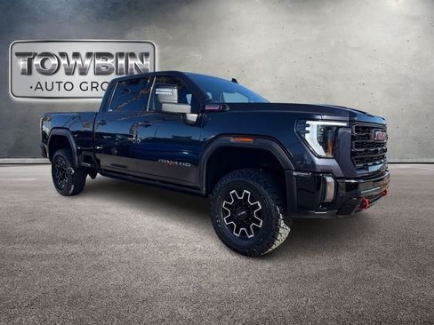 Used 2024 GMC Sierra 2500 AT4X AWD/4WD image 2