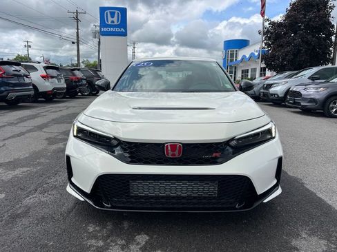 Used 2025 Honda Civic Type R image 8