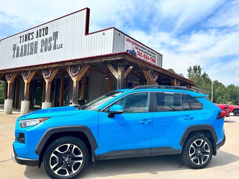 Used 2019 Toyota RAV4 Adventure w/ Cold Weather Package AWD/4WD image 3