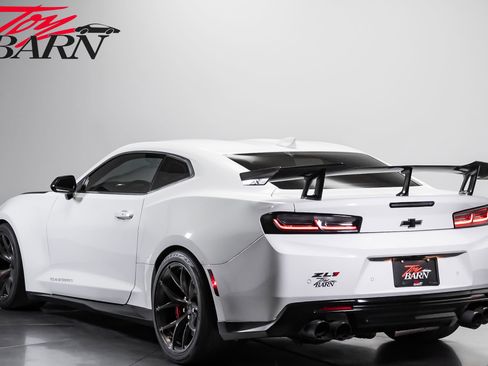 Used 2018 Chevrolet Camaro ZL1 RWD image 3