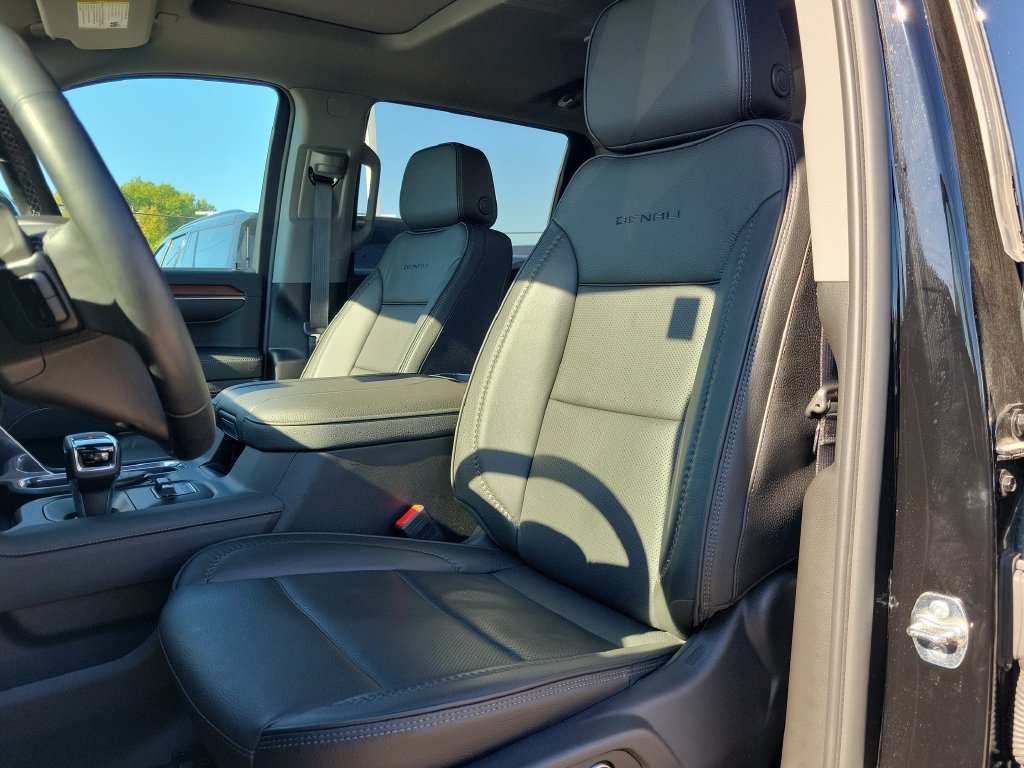Used 2026 GMC Sierra 1500 Denali w/ Denali Reserve Package AWD/4WD image 16