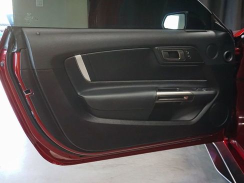 Used 2021 Ford Mustang Shelby GT500 w/ Carbon Fiber Track Pack image 19