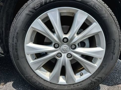 Used 2015 Toyota RAV4 Limited AWD/4WD image 11