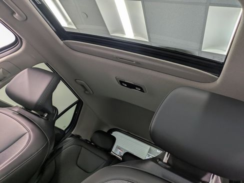 Certified 2024 Kia Niro SX Touring image 21