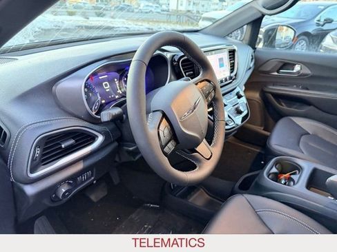 New 2026 Chrysler Pacifica Select w/ S Appearance Package image 19