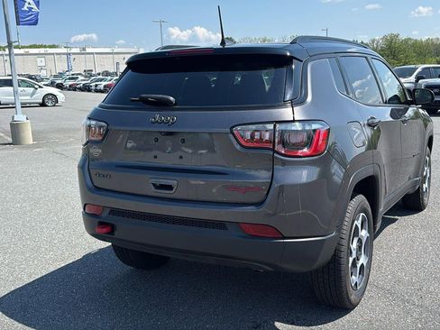 Used 2022 Jeep Compass Trailhawk w/ Trailhawk Convenience Group AWD/4WD image 6