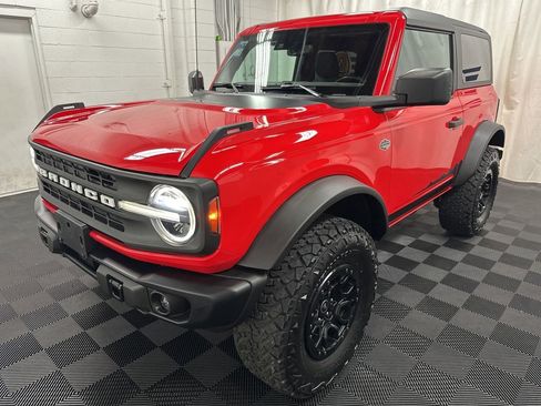 Used 2023 Ford Bronco Wildtrak image 4