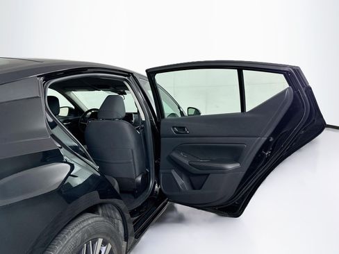 Used 2025 Nissan Altima 2.5 SV FWD image 28