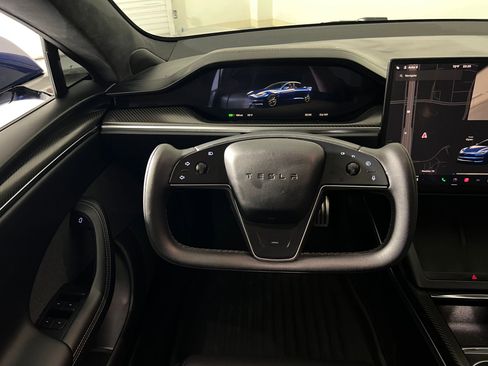 Used 2022 Tesla Model S Plaid image 16