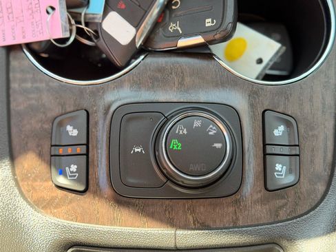 Used 2022 GMC Acadia Denali w/ GMC Pro Grade Package AWD/4WD image 34