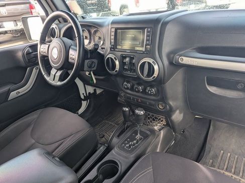 Used 2014 Jeep Wrangler Unlimited Rubicon w/ Connectivity Group image 30