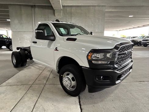 Used 2024 RAM 3500 Tradesman image 2