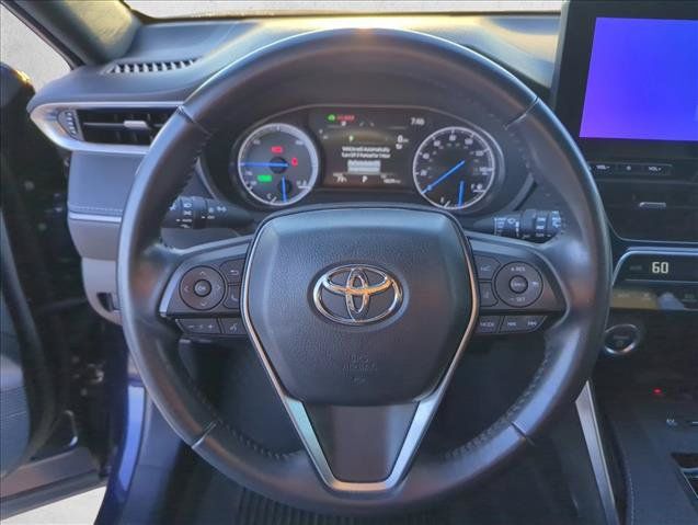 Certified 2023 Toyota Venza XLE AWD/4WD image 15