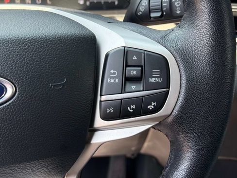 Used 2023 Ford Explorer XLT w/ Equipment Group 202A AWD/4WD image 31