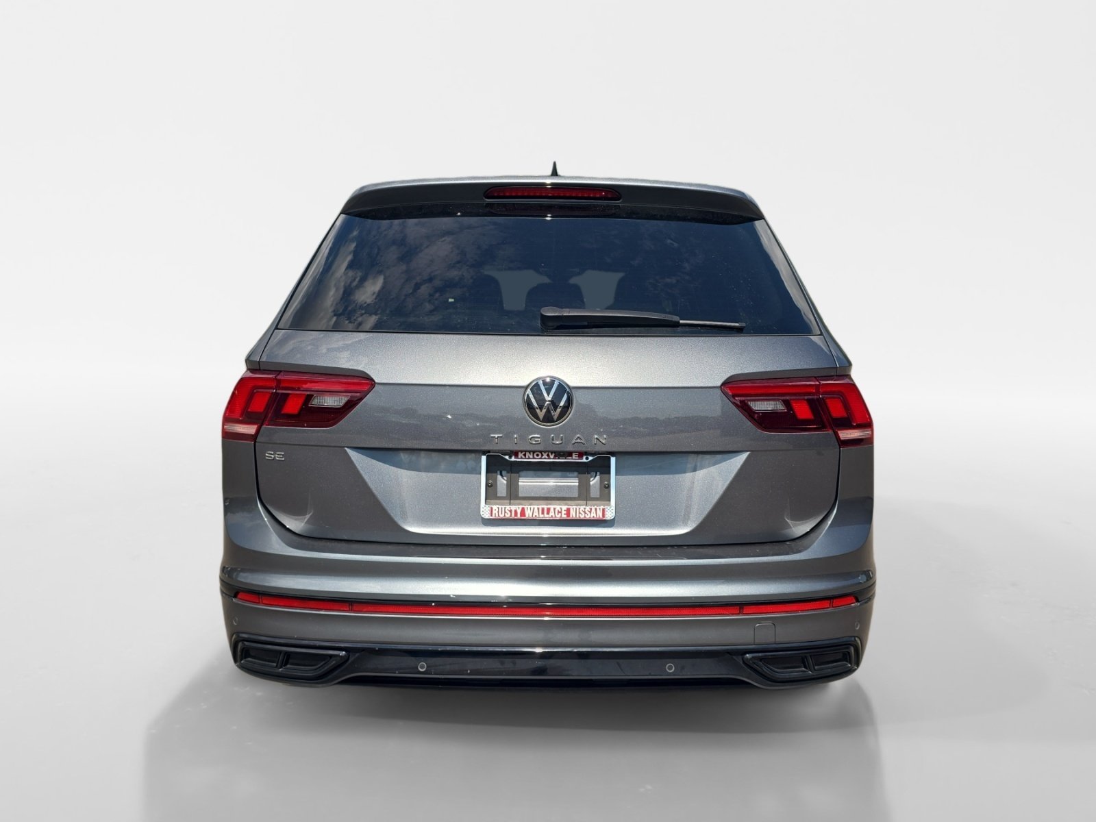 Used 2023 Volkswagen Tiguan SE R-Line FWD image 4