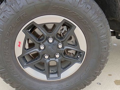 Used 2020 Jeep Wrangler Unlimited Sahara AWD/4WD image 11