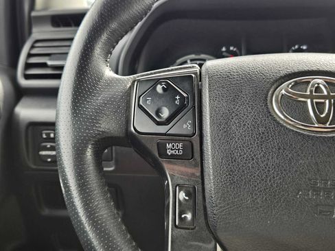 Certified 2022 Toyota 4Runner TRD Off-Road Premium AWD/4WD image 35