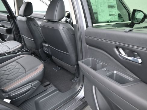 New 2026 Nissan Pathfinder Platinum FWD image 20