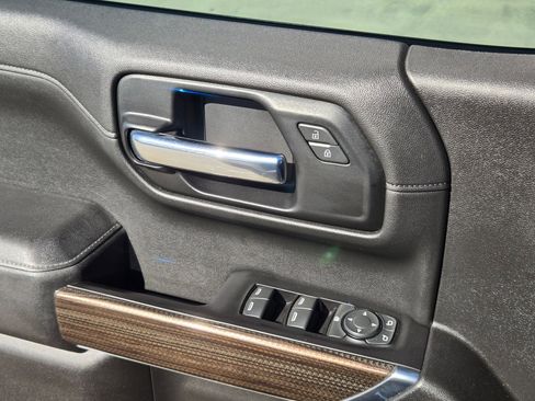 Used 2020 Chevrolet Silverado 1500 LT w/ Texas Edition image 12