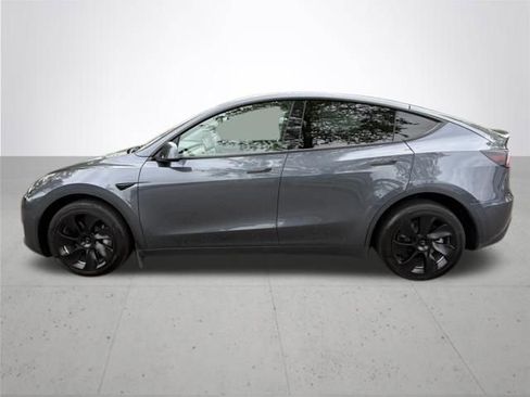 Used 2022 Tesla Model Y Long Range AWD/4WD image 9