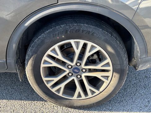 Used 2020 Ford Escape SEL image 4