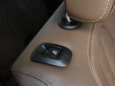 Used 2020 BMW X7 xDrive40i w/ Cold Weather Package image 24