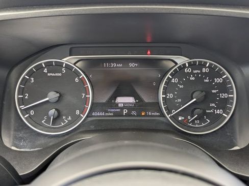 Used 2024 Nissan Rogue SV FWD image 29