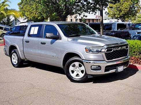 Used 2025 RAM 1500 Big Horn AWD/4WD image 3