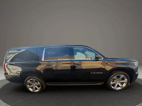 Used 2016 Chevrolet Suburban LT image 4