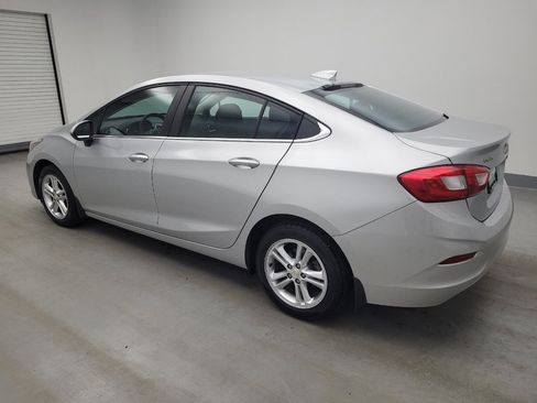 Used 2017 Chevrolet Cruze LT FWD image 3